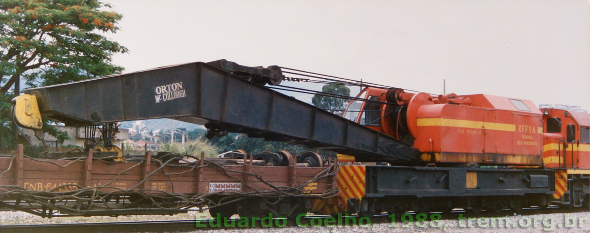 Lança e vagão madrinha do guindaste ferroviário Orton para 100 toneladas da antiga VFCO