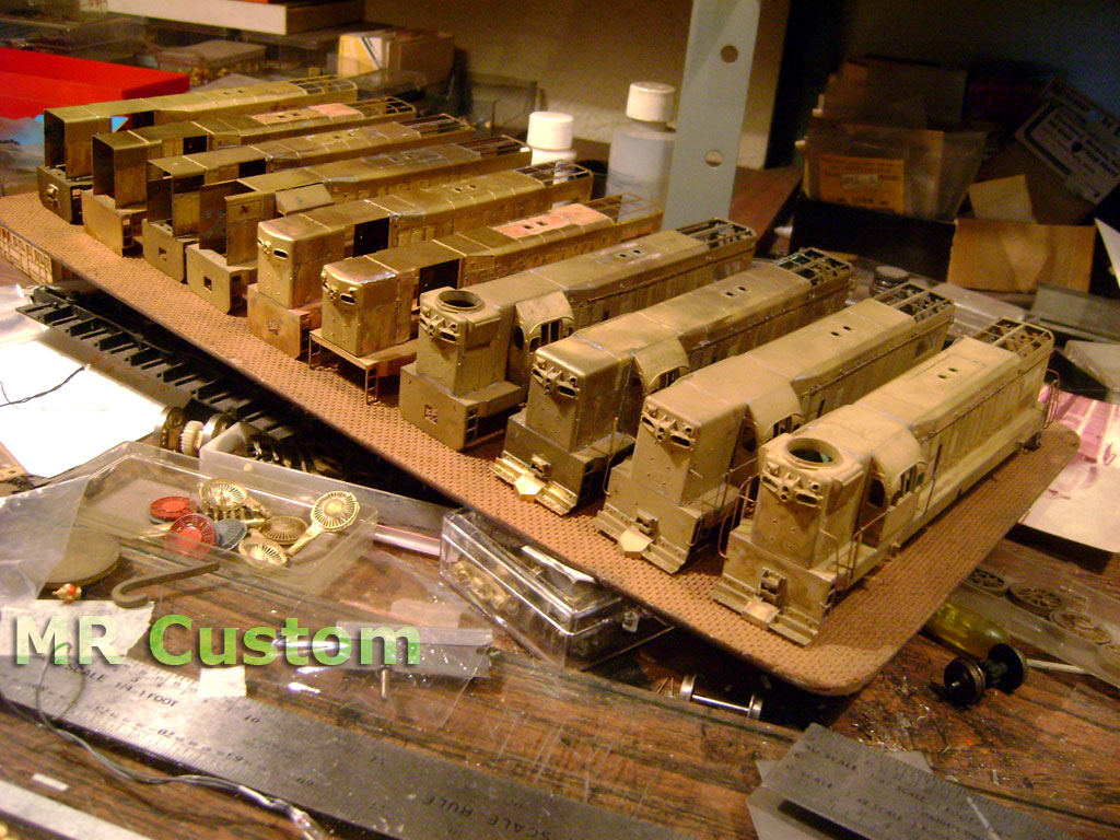 "Cascas" e detalhes em latão para a produção de ferreomodelos das diferentes versões da locomotiva G12