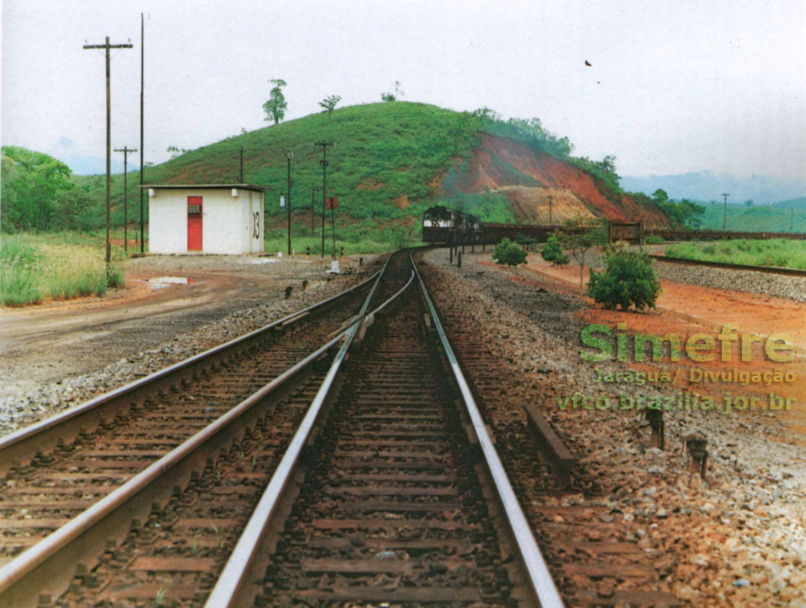 Trem da Estrada de Ferro Vitória a Minas (EFVM) em foto de divulgação dos Aparelhos de Mudança de Via (AMVs) da Jaraguá