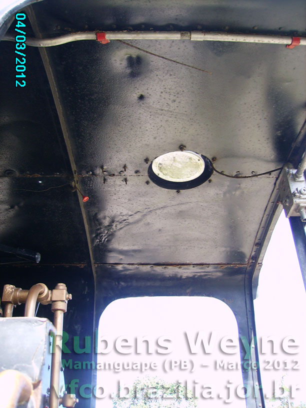 Detalhe do teto no interior da cabine da locomotiva Jung da Usina Monte Alegre