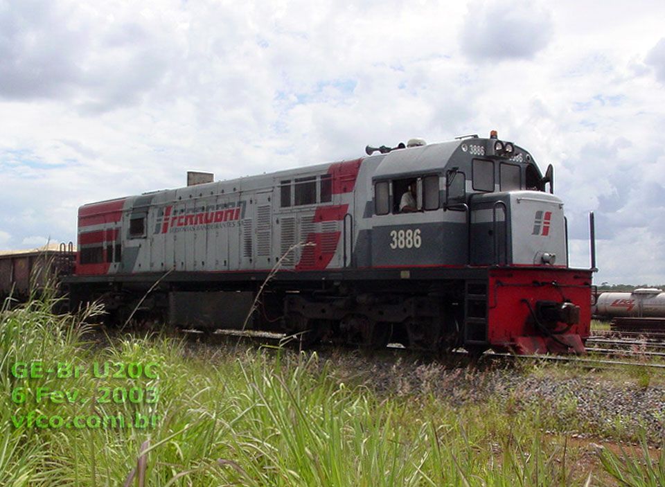 Locomotiva U20C nº 3886 FCA - Ferrovia Centro-Atlântica em Brasília, ainda com a pintura Ferroban (2003)