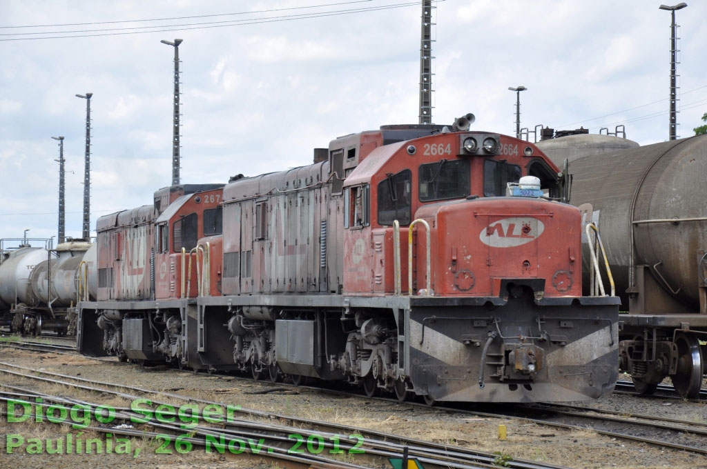 Vista frontal da locomotiva U20C “Namibiana” nº 2664 da ALL em Paulínia (SP), 2004