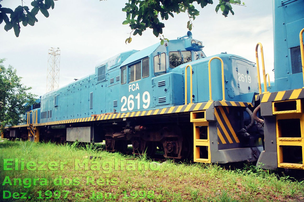 Locomotiva U20C Namibiana nº 2619 da FCA no pátio ferroviário do porto de Angra dos Reis em 1997 (foto sem cortes)
