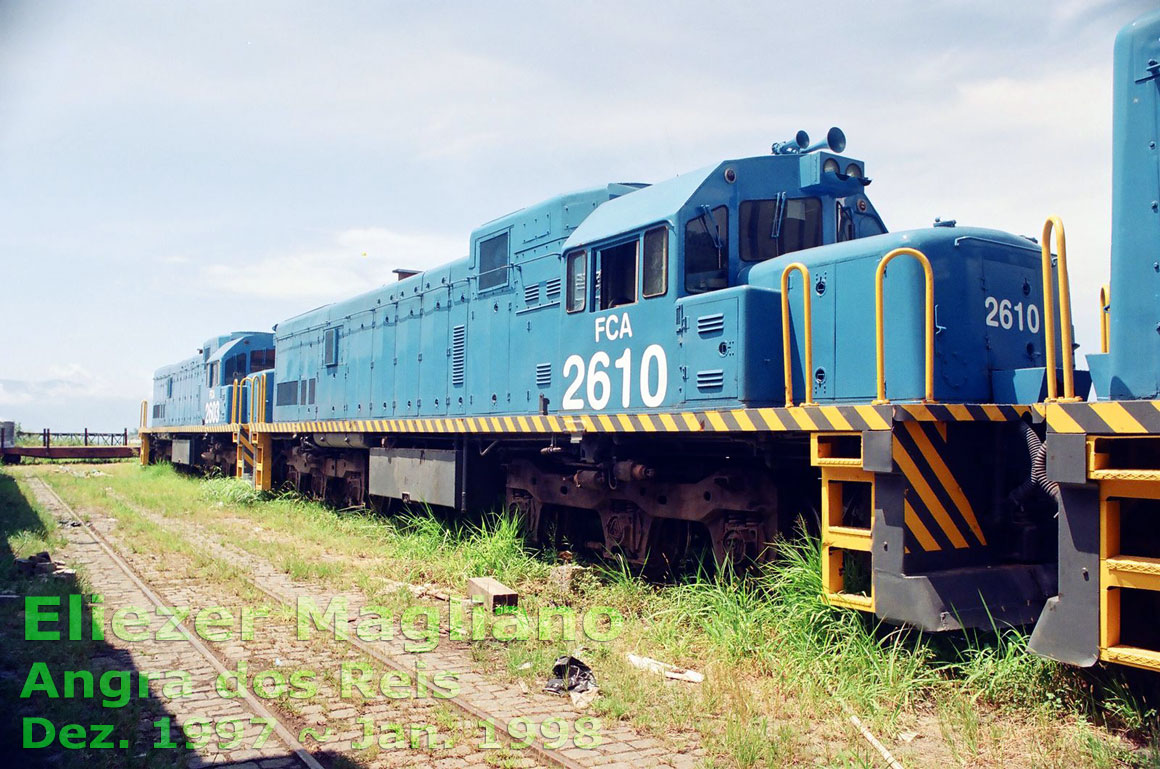 Locomotiva U20C “Namibiana” nº 2610 da FCA no pátio ferroviário do porto de Angra dos Reis (foto sem corte)