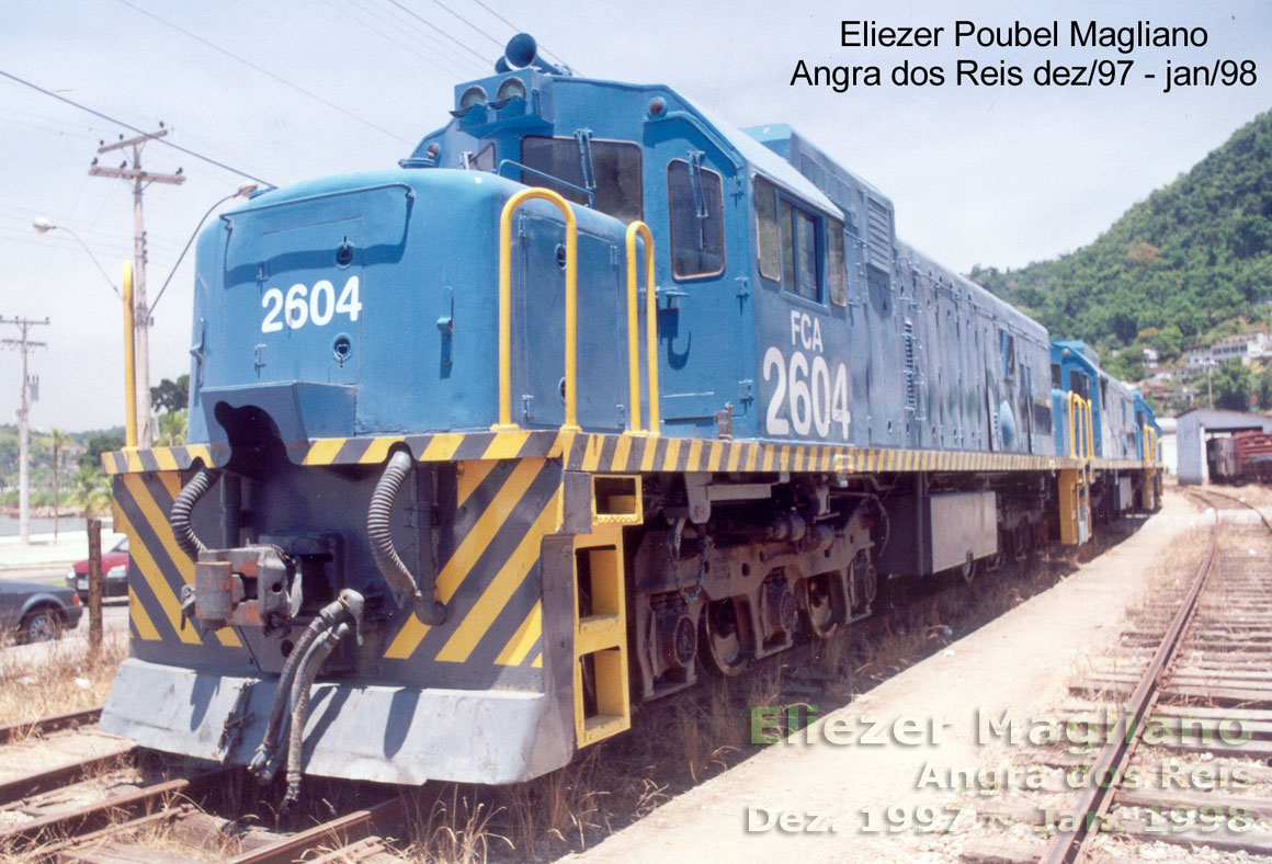 Detalhes da testeira (frente) da locomotiva U20C “Namibiana” nº 2604 da FCA