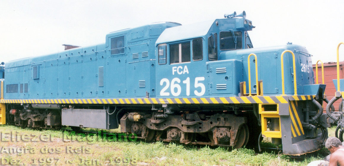 Locomotiva U20C Namibiana nº 2615 da FCA no pátio ferroviário de Angra dos Reis (foto com corte e tratamento digital)