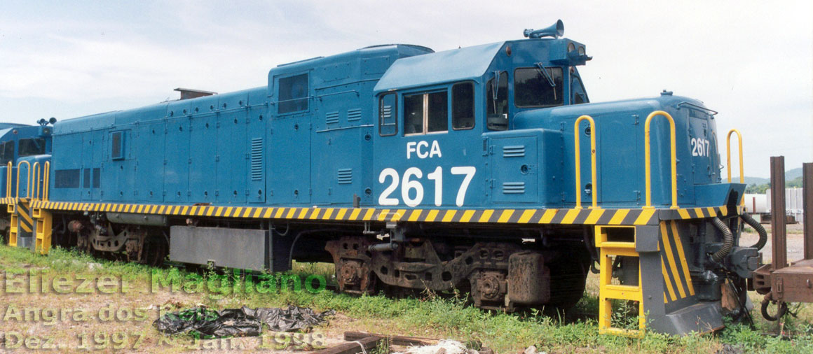 Locomotiva U20C Namibiana nº 2617 da FCA no pátio ferroviário do porto de Angra dos Reis (foto com corte e tratamento digital)