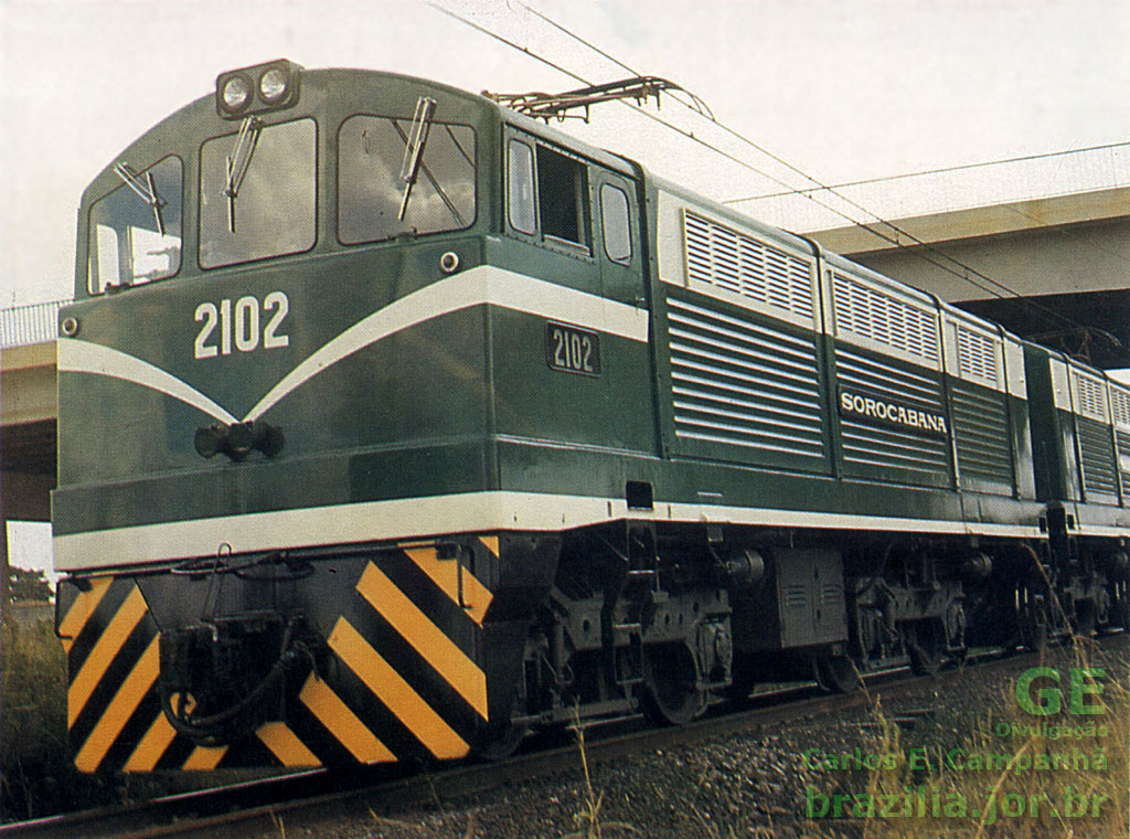 Locomotiva elétrica BB "Minissaia" nº 2102 nas cores da antiga Estrada de Ferro Sorocabana