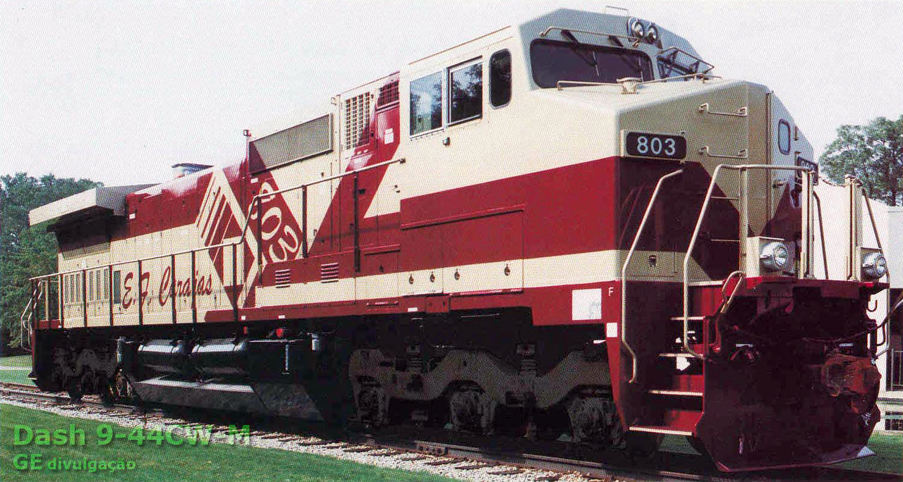 A primeira locomotiva Dash 9-44C ou C44-9WM nº 803 da EF Carajás, construída pela GE-USA em 1997