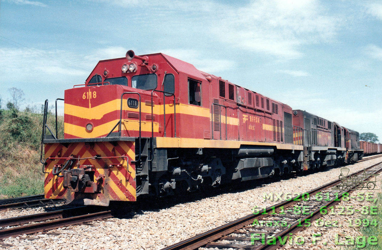 Locomotivas MX620 n° 6118-5E, 6111-8E e 6125-8E da SR2 RFFSA