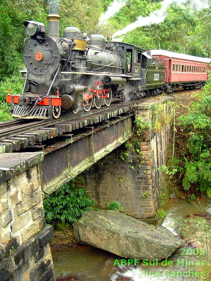 Locomotiva a vapor 332 ABPF no Trem da Serra da Mantiqueira