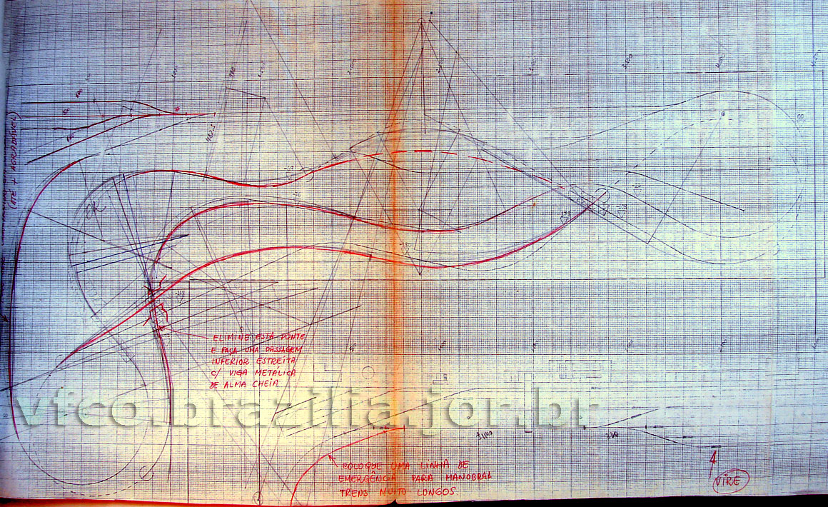 O segundo desenho da Estrada de Ferro Pireneus-Paranã (xerox), para uma maquete usando somente "trilhos" rígidos. Em vermelho, as sugestões da Frateschi, propondo utilizar somente "trilhos" flexíveis