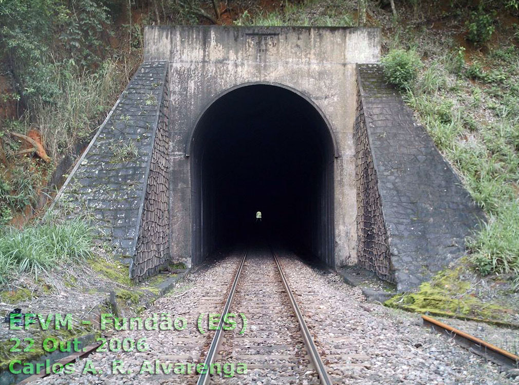 Figura 1 - Túnel da Estrada de Ferro Vitória a Minas em Fundão (ES)
