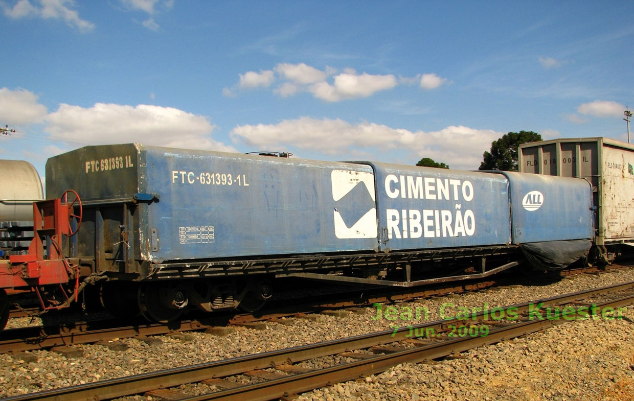 Vagão FTC-631393-1L Cimento Ribeirão, na ferrovia ALL