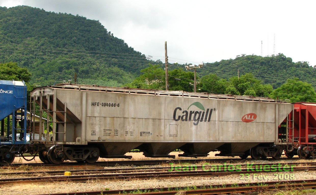 Vagão HFE-094.066-6 da Cargill, na ferrovia ALL