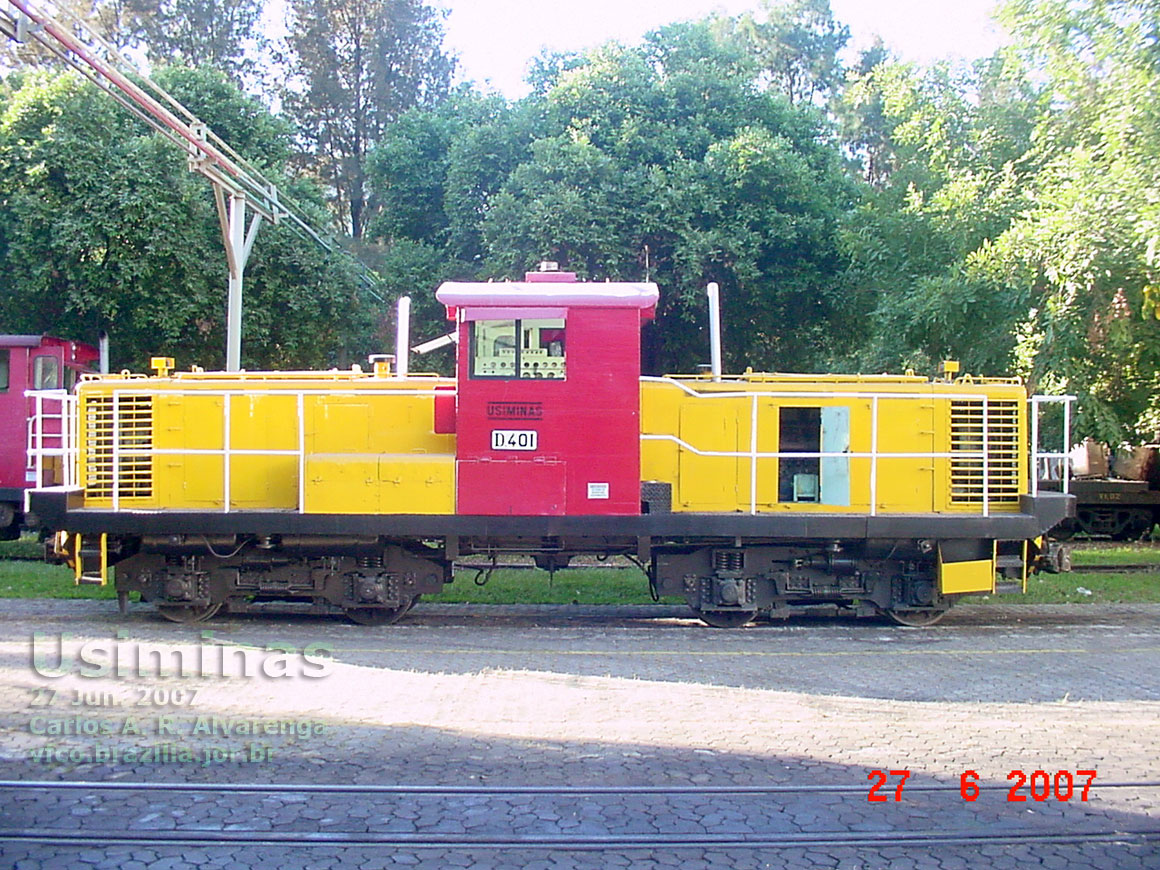 Vista lateral da Locomotiva diesel-hidráulica D401 da Usiminas