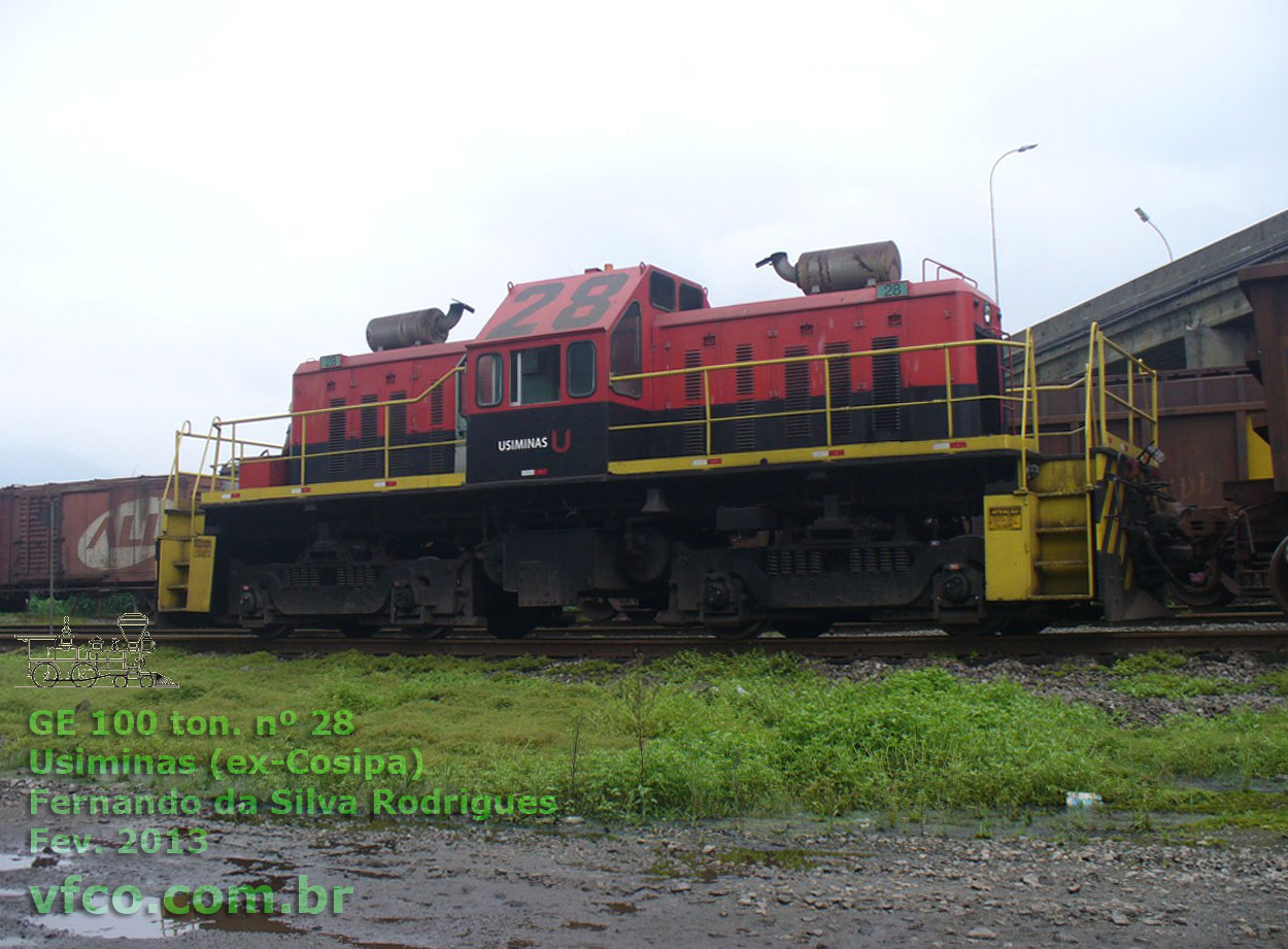Locomotiva manobreira GE 100 toneladas nº 28 da Usiminas Cubatão (ex-Cosipa) no novo padrão de pintura da siderúrgica